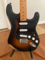 Squier 40th Anniversary Vintage Relic Edition Stratocaster
