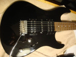 YAMAHA 121 ELECTRIC GUITAR