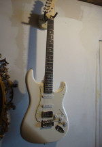 Donner dst 152 white stratocaster