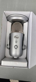Blue Yeti USB Mic Recording Studio