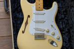 Fender Eric Johnson Thinline Stratocaster
