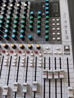 SOUNDCRAFT SIGNATURE 22