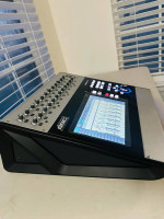 QSC touchmix 30