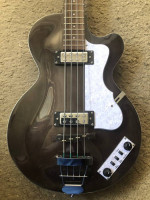 Hofner Ignition club, Bass