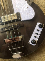 Hofner Ignition club, Bass