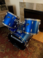 Ludwig 4 PC Drum Kit, excellent condition!