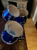 Ludwig 4 PC Drum Kit, excellent condition!