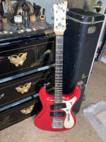 90's Mosrite Venture II
