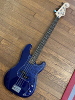 P bass precision sapphire blue blue pearl 70’s fender specs