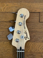 P bass precision sapphire blue blue pearl 70’s fender specs