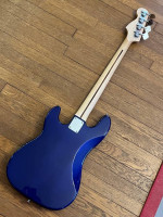 P bass precision sapphire blue blue pearl 70’s fender specs