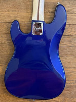 P bass precision sapphire blue blue pearl 70’s fender specs