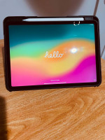 iPad Pro 2nd Gen 128gb, wi-fi 11 inch with Apple Pencil