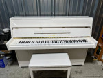 YAMAHA UPRIGHT  PIANO B1