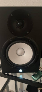Yamaha HS8