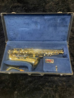 Evette & Schaffer Tenor Saxophone - Probably needs some servicing.