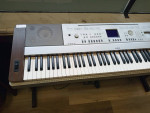 Yamaha electric PIANO