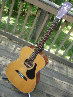 Alvarez rf8 concert guitar