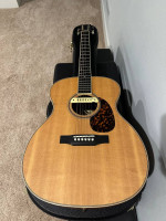 Larrivee OM-40 Mahogany Acoustic Guitar with pick up