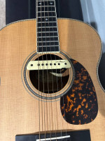 Larrivee OM-40 Mahogany Acoustic Guitar with pick up