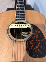 Larrivee OM-40 Mahogany Acoustic Guitar with pick up