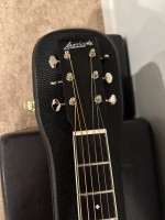 Larrivee OM-40 Mahogany Acoustic Guitar with pick up