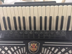 Royal standard selecta  double chamber tone accordion