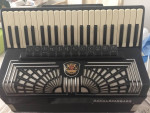 Royal standard selecta  double chamber tone accordion