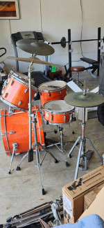 Pearl Export Drum Set- 5 pcs- early 2000's edition