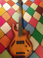2010 Dean Rhapsody Fretless Bass Honey Burst