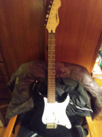Yamaha Black Strat EG 112