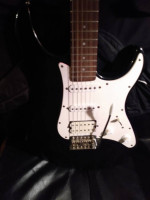 Yamaha Black Strat EG 112