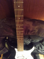 Yamaha Black Strat EG 112