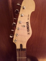 Yamaha Black Strat EG 112