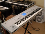 KORG TRITON PRO 76 POWERHOUSE WORKSTATION SAMPLER SYNTHESIZER