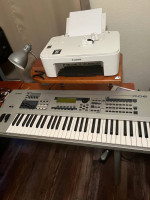 Yamaha MO6 workstation, pedal and stand