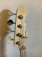 G&L kiloton bass guitar