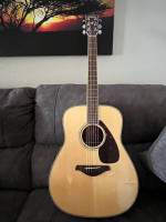 Yamaha Acoustic Guitar