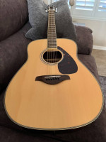 Yamaha Acoustic Guitar