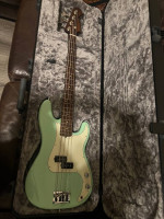 Fender precision bass
