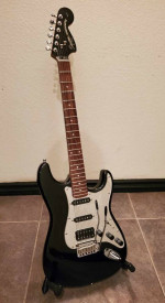Fender Squier Stratocaster Standard | HSS Duncan JB | Locking Tuners