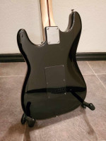 Fender Squier Stratocaster Standard | HSS Duncan JB | Locking Tuners