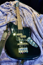 Fender SQUIER JAGUAR Bass