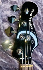 Fender SQUIER JAGUAR Bass