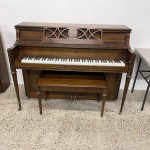 Yamaha M203 American Console Piano