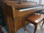 PIANO LIKE NEW ! OBO
