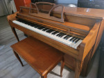 PIANO LIKE NEW ! OBO