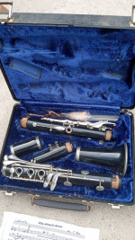 2 clarinets Selmer Bundy used