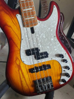 SIRE Marcus Miller P8// 4 str Bass. Ash//roasted Maple