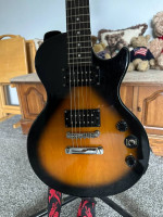 Combo Les Paul Epi Special Electric Guitar & Marshall Amp.